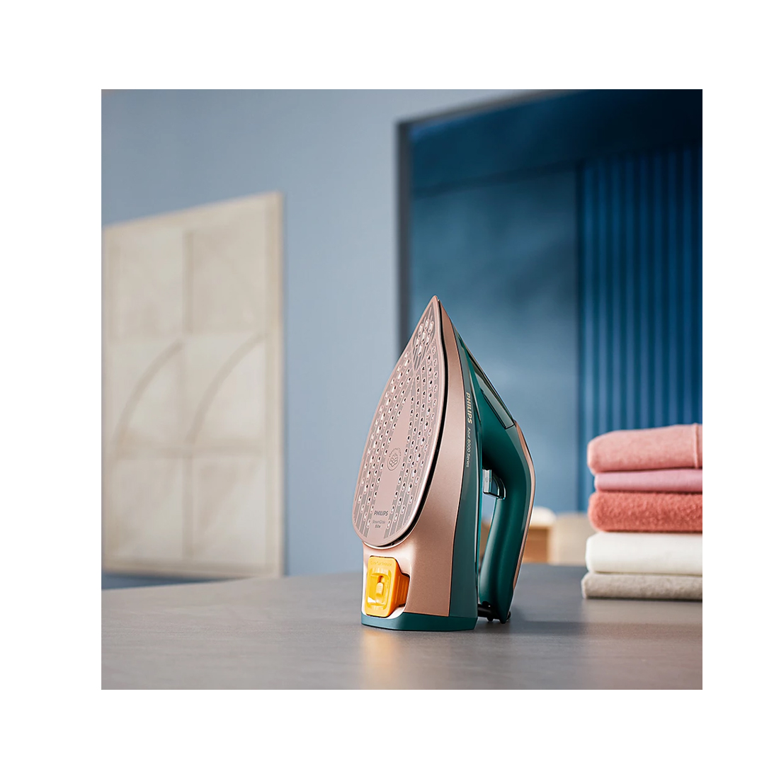 Утюг Philips DST8030/70